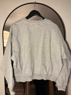 Hot Bik Bok Harmaa collegepaita