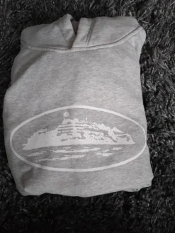 Harmaa Corteiz huppari