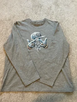 Clearance Ei tietoa Harmaa pitkähihainen