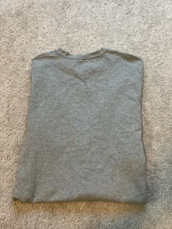 Clearance Ei tietoa Harmaa pitkähihainen