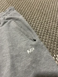 Hot MP Harmaat college housut