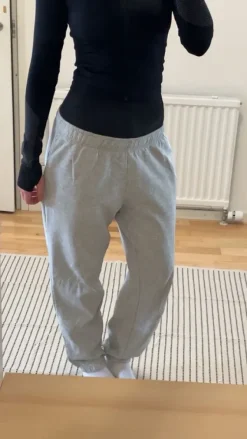 Online Harmaat collegehousut