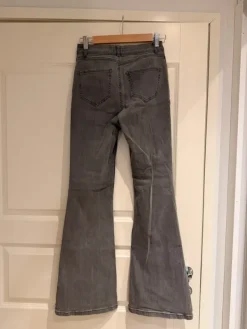 Hot NA-KD harmaat flare farkut