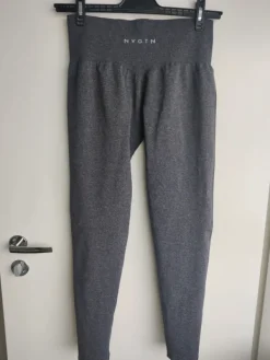 Sale NVGTN Harmaat treenitrikoot