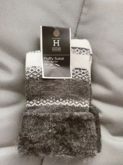 Clearance House Harmaat pörrösukat