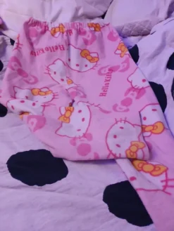 ei hajua Hellokitty housut