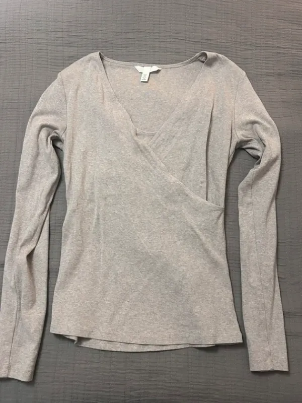 Hot H&M Mama imetys paita