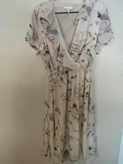 Outlet H&M Hm mama imetysmekko M