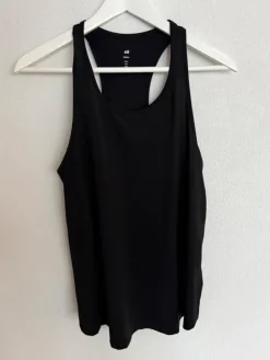 Hot H&M Mama treenitoppi