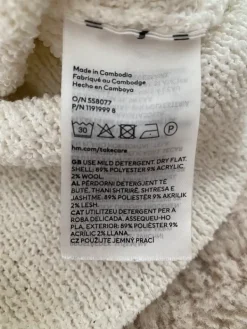 New H&M naisten paita