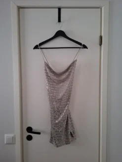 Hot H&M Naruolkaiminen paljettimekko