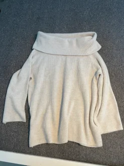 Clearance H&M ribattu off shoulder-neule