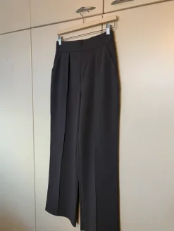 Discount H&M suorat harmaat housut