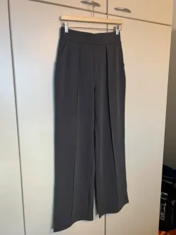 Discount H&M suorat harmaat housut