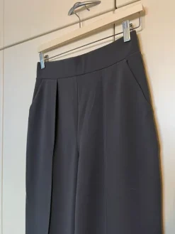 Discount H&M suorat harmaat housut