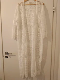 Online H&M x Coachella pitsitakki