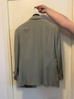 Online Hugo Boss vaaleanvihreä puku – Made in Germany, 100 % virgin wool