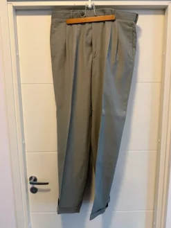 Online Hugo Boss vaaleanvihreä puku – Made in Germany, 100 % virgin wool