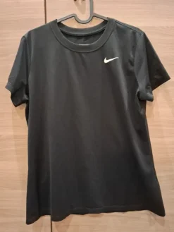 Clearance Hyväkuntoinen Nike t-paita koossa L