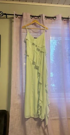 Clearance Gina Tricot Ihana röyhelömekko