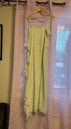 Clearance Gina Tricot Ihana röyhelömekko