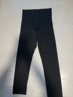 Outlet H&M äitiyscaprit koko xs