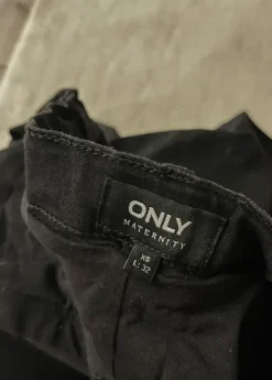 Hot ONLY Äitiysfarkut