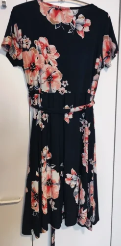 New Chelsea Clark Äitiys/imetysmekko