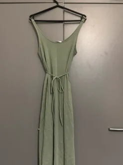 Discount H&M Mama Äitiysmekko