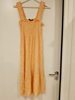 Best Äitiysmekko tai rento kesäleninki