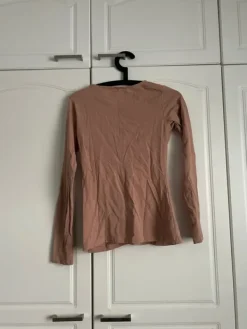 H&M Mama Äitiyspaita