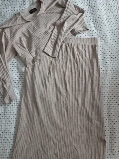 Best Äitiysvaate setti (hame+paita)