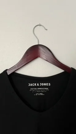 Best Jack & Jones in musta t-paita
