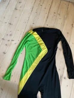 Online Amazon Jamaica full-body suit