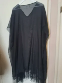 Online No Label kaftaani hapsuilla