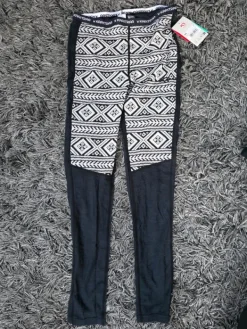 Best Kari Traa n villakerrastohousut