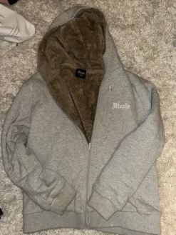 Hot UTOPIA Karvahuppari