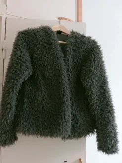 Outlet Gina Tricot Karvapörrötakki