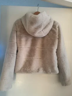 Online ONLY Karvatakki