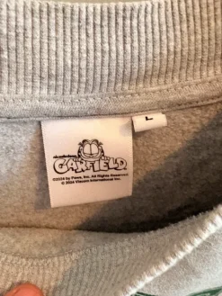 Clearance Karvinen collegepaita