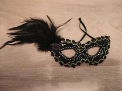 Online kasvonaamari, Valentia silmikko.