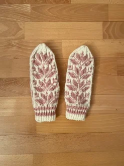 Online Käsityö Kauniit kirjoneulelapaset