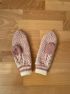 Online Käsityö Kauniit kirjoneulelapaset