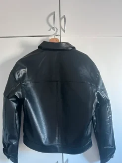 Online Bershka Keinonahka takki