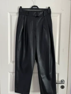 Best Keinonahkahousut