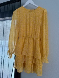 Online H&M Keltainen kukkamekko