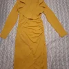 New Ei merkkiä Keltainen mekko, S kokoiselle.