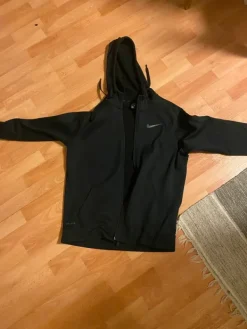 Outlet Nike Kerran käytetty