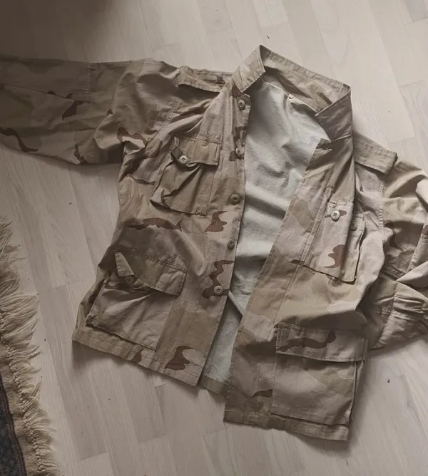 Clearance Kevyt aavikkocamo takki