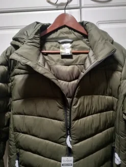 New Kevyt toppatakki hupulla